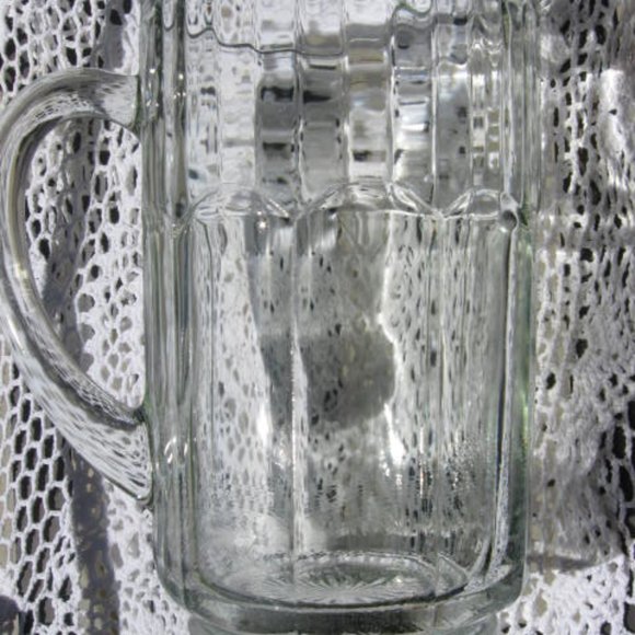 Clear Pitcher - Water - Juice - Tea - Lemonade - Picture 6 of 8